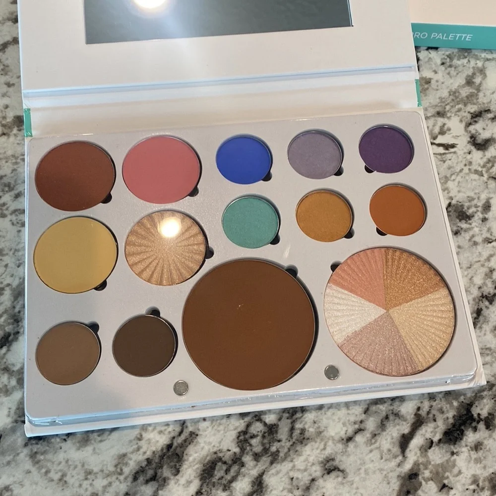 OFRA Free Spirit Refillable Pro Palette for Eyes and Face